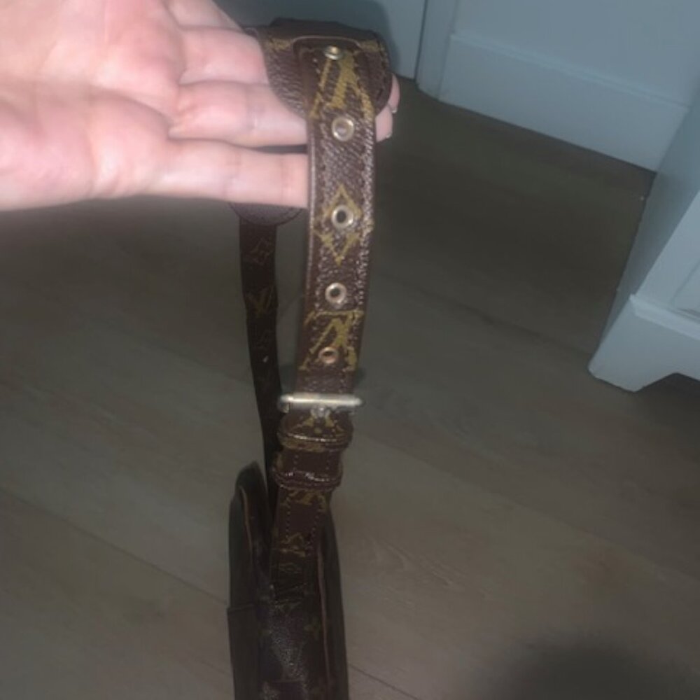 ✨👜 Authentic Louis Vuitton Vintage Monogram Canvas Marceau PM Messenger Bag 👜✨ - Picture 10 of 13